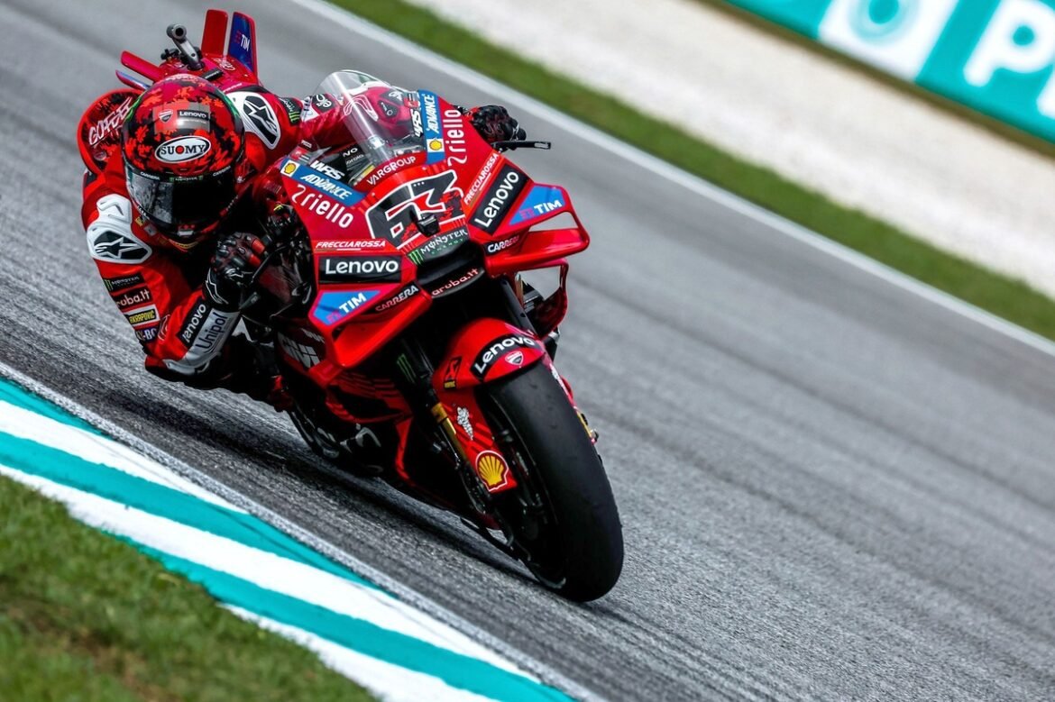 1761472580_francesco-bagnaia-ducati-team-2.jpg