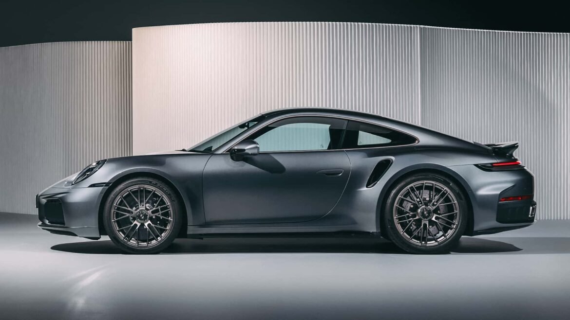 2026-porsche-911-turbo-s-hybrid.jpg